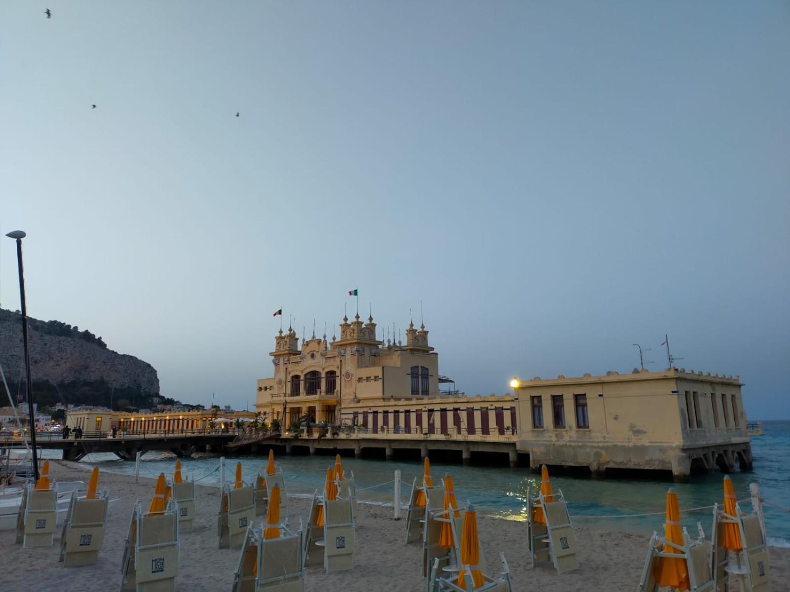 La Casetta Del Viale 13 Palermo Exteriör bild